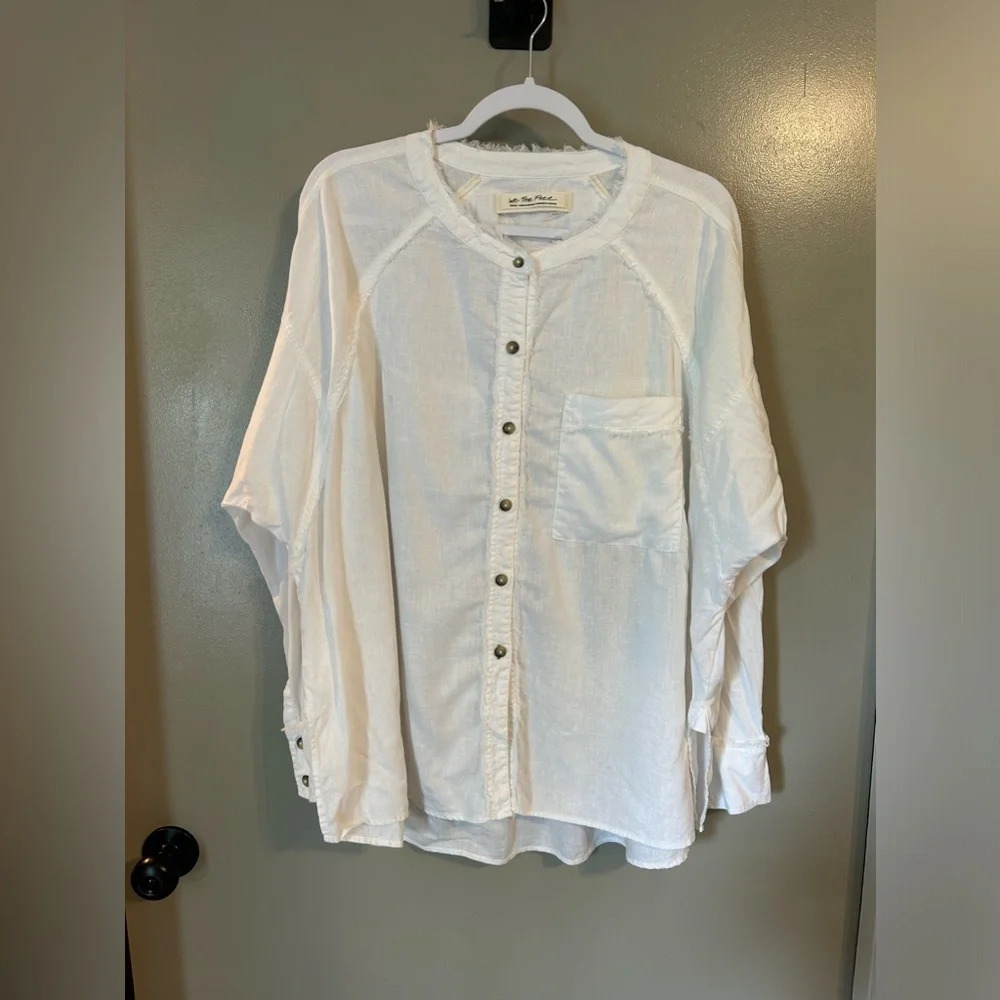 Free People We the Free keep it simple button down linen blend shirt size small